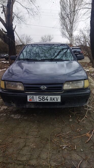 Nissan: Nissan Primera: 1990 г., 1.6 л, Механика, Бензин, Седан