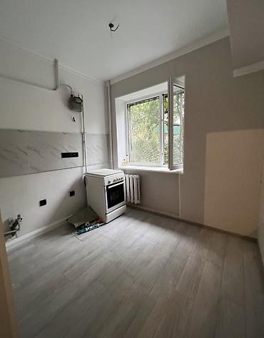 Продажа квартир: 1 комната, 30 м², Пишпек Хрущевка, 1 этаж, Свежий ремонт — 4