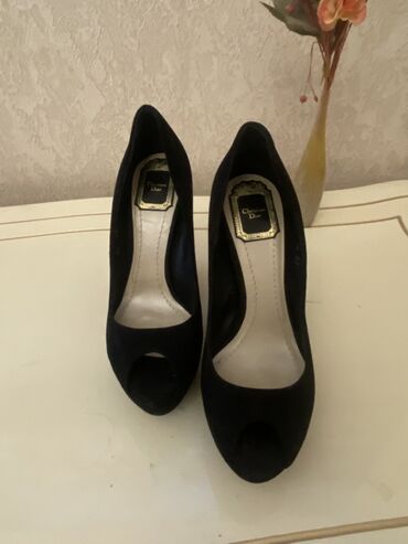 Tuflilər: Tuflilər, YSL, Ölçü: 37, rəng - Mavi, Yeni — 34