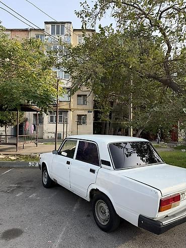 mesok satisi: VAZ 2107, ağ rəng, 4 qapı, sedan. Masin ktedinende satilir 1000azn — 2