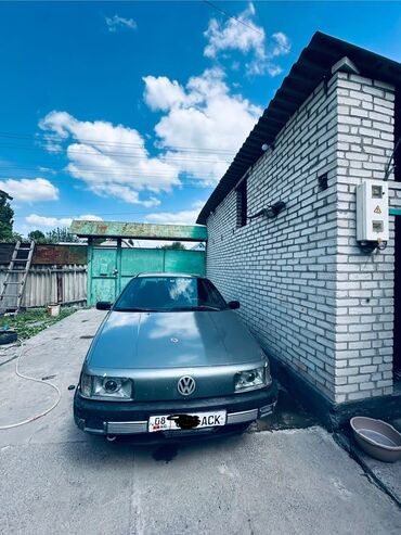 Volkswagen: Volkswagen : 1989 г., 1.8 л, Механика, Газ, Седан