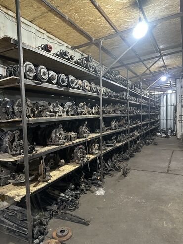 Другие автозапчасти: Большой выбор б/у автозапчастей, включающий ступицы, подшипники — 3