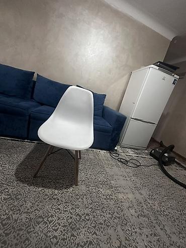 eames: Стул в стиле Eames DSW - Материал сиденья: прочный матовый пластик — 2