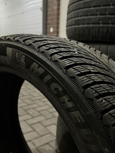 Шины: Шины 275 / 40 / R 22, Зима, Б/у, 1 шт, Легковые, Франция, Michelin