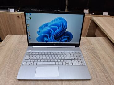 HP: HP 15.6 ", Intel Core i5, 256 GB