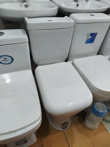 ünitaz: Ağ rəngli unitaz, hamam otaqları üçün nəzərdə tutulmuşdur. Keramikadan