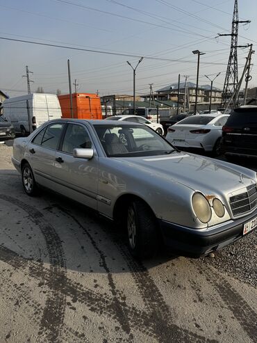 Mercedes-Benz: Mercedes-Benz : 1996 г., 2 л, Механика, Бензин, Седан