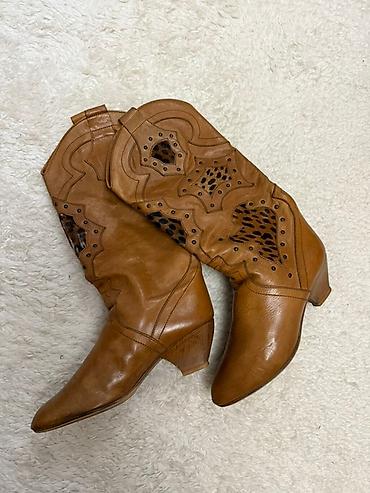 Женские сапоги из натуральной кожи, 37-38 размер - Материал: мягкая at lalafo.kg Женские сапоги из натуральной кожи, 37-38 размер - Материал: мягкая