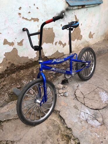 Велосипеды: Продаю велик В Кара Балте надо купить камеру или заклеить