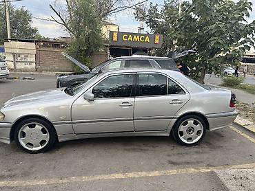 210 салон: Mercedes-Benz С -класс W202 (седан), интерьер - Просторный салон с — 1