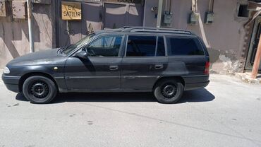 Opel Astra: 1.6 л | 1997 г. 100 км Универсал