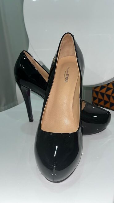 женские туфли со шнурками: Туфли, Размер: 39, цвет - Черный, Б/у