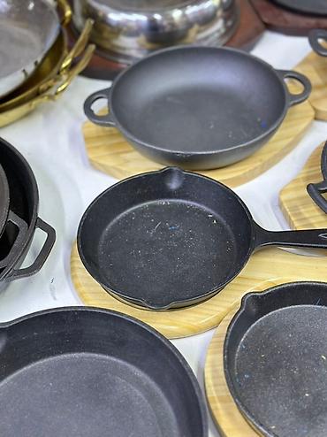 Сковородки: Чугунная сковорода с литой ручкой - Материал: цельнолитой чугун. - — 5