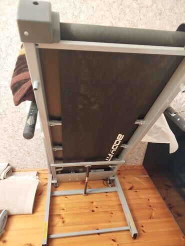 Digər idman və istirahət malları: Qatlana bilən qaçış qaçısı (treadmill) - Mexaniki/elektrikli qaçış