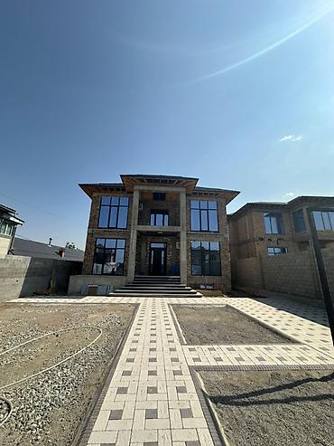 Продажа коттеджей и домов: Продается дом 2- х этажный Киргизия 1 Площадь дома 380 м2 Комнат 6 — 8