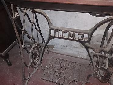 Антиквариат: Məhsul: Singer ayaq pedallı tikiş maşını və taxta stol-stanok Təsvir — 5