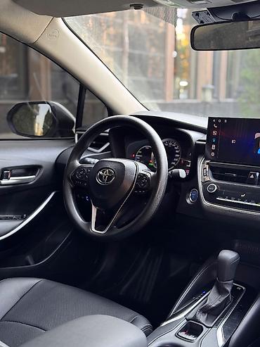 Toyota: Toyota Corolla: 2022 г., Гибрид — 3