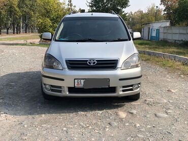 задние стопы на фуру: Toyota Ipsum: 2001 г., 2 л, Автомат, Бензин, Минивэн