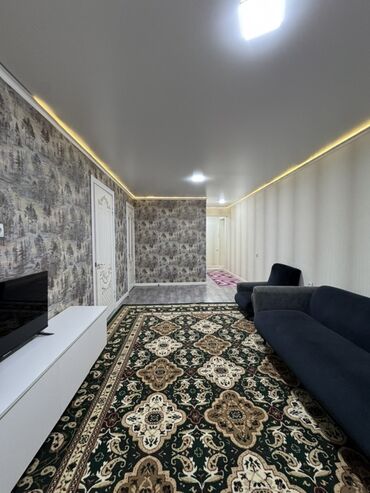 токтогула бейшеналиева: 2 комнаты, 42 м², Хрущевка, 1 этаж, Дизайнерский ремонт