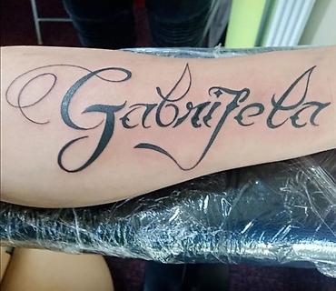 Lepota i zdravlje: Diplomirani slikar, crtač, konzervator Ali pre svega tattoo majstor — 12