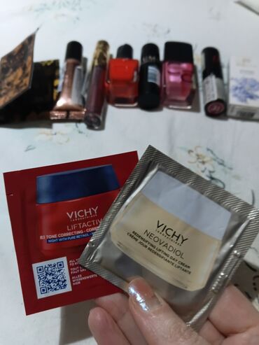 Šminka: Set šminke i nege – raznovrsni proizvodi za kompletan makeup look i — 3