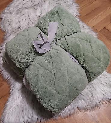 Ćebad i pokrivači: Keznena rebrasta cebad
200x200
3400din v — 7