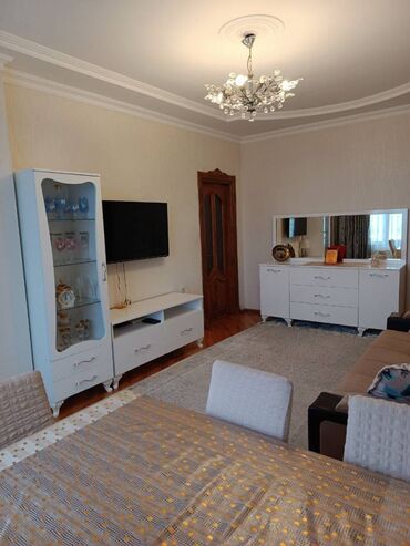 Yeni tikili: 3 otaqlı, Yeni tikili, 81 kv. m — 2