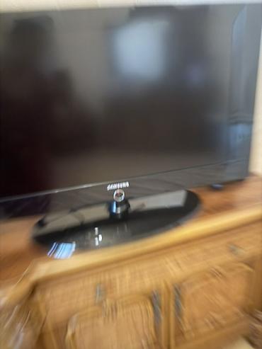 ТВ и видео: Samsung LCD televizor - Ekran diaqonalı: təxminən 32–37 düym (ölçü — 2