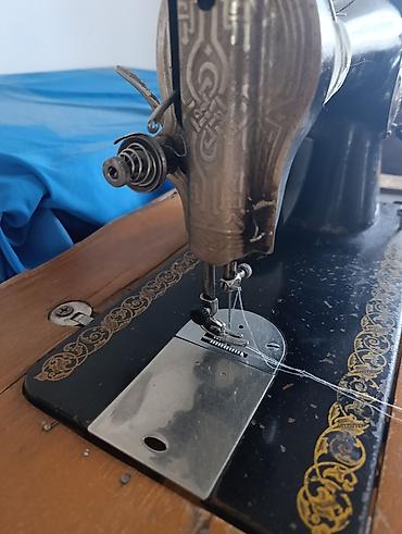 fabric case: Швейная машина с тумбой и ножным приводом - Классическая механическая — 3