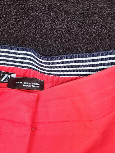 Pantalone: ZARA ženske pantalone – crvene - Model: slim/uzan kroj - Veličina — 6