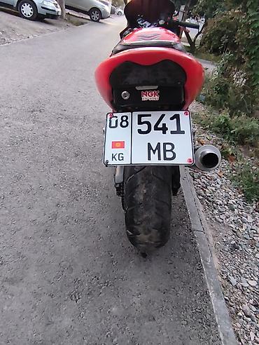 Мотоциклы: Спортивный мотоцикл Honda CBR (класс 600 куб.) в яркой красно‑черной — 10
