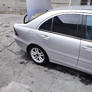 mercedes c190: Atecili satılırMercedes-Benz C-Class sedan təqdim olunur. Avtomobil — 5