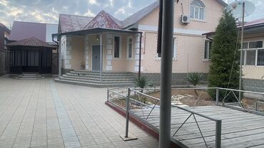 пол дома аламединский рынок: Үй, 300 кв. м, 9 бөлмө