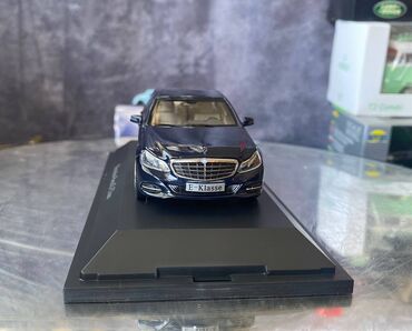 Avtomobil modelləri: Коллекционная модель Mercedes-Benz E-Class Elegance W212 blue — 13