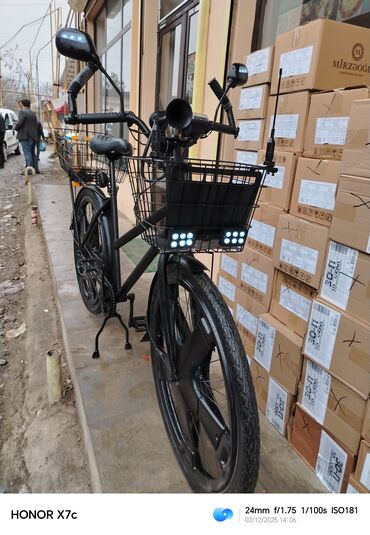 Şəhər velosipedləri: Velosiped satılır 28 lik. Qabaq işığlar işləkdir. Qabaqda və — 2