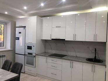 Sifarişlə mətbəx mebeli: Sifarişlə mətbəx dəsti, Özü çəkən petlələr, MDF, Kredit var, Pulsuz çatdırılma — 13