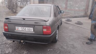 уна лизинг: Opel Vectra: 1992 г., 1.8 л, Механика, Бензин, Седан