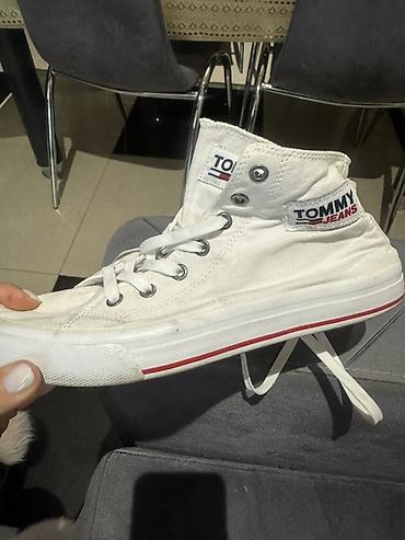 Krossovka və ketlər: Orginal Tommy Jeans 38razmer 1defe gey 20azn — 1