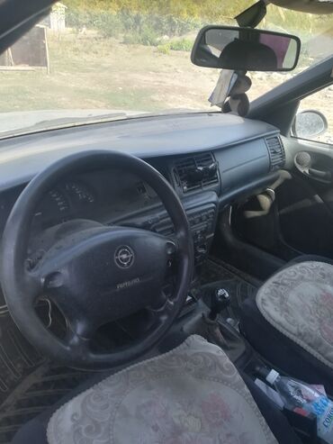 Opel: Opel Vectra: 1998 г., 1.6 л