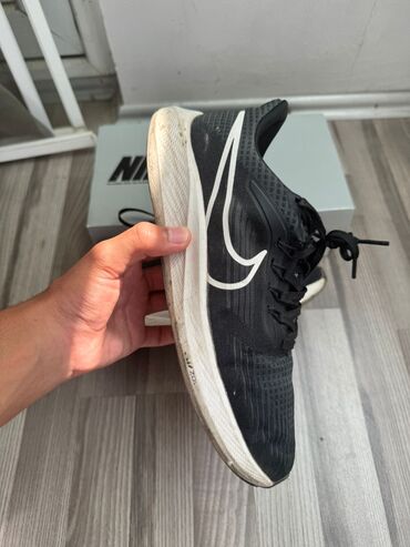 Trenajorlar: Nike Ayaqqab satılır, 1 ay qeyilib Ölçü - 41.5-42,Korobkada