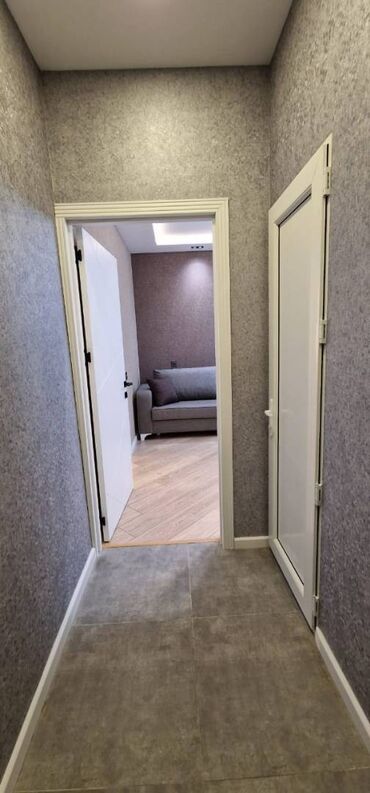 Uzunmüddətli kirayə mənzillər: 7ci mikrorayonda. 5/5, orta təmirli bütün əşyaları ilə 2 otaq, YALNIZ — 11