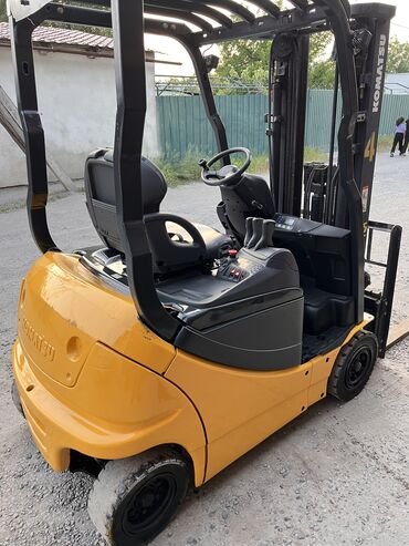 погрузчик электрический: Погрузчик, Komatsu, 2013 г., Колесный, Вилочный