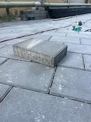 qlobus bar: Beton səki daşları (pavers) – boz rəng - Ölçü: təqribən 20 x 10 sm — 7