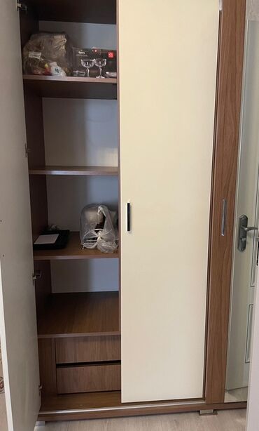 Bitkilər: Kupe, 2 qapılı Düz dolab, Qarderob, paltar dolabı