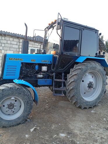 Soyuducu avadanlığı: Belarus 892 traktor – güclü və universal kənd təsərrüfatı texnikası