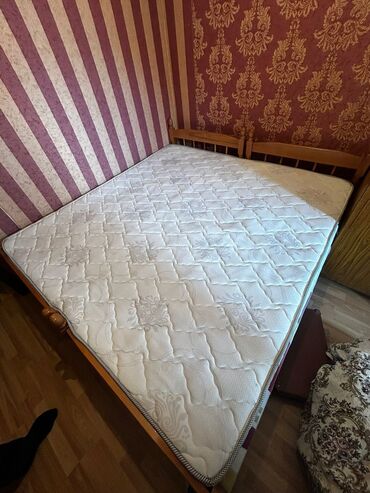 Digər mebel: Aylaİki eded çarpayı ve +matras bir yerde satılır 200 manata.Matrasın