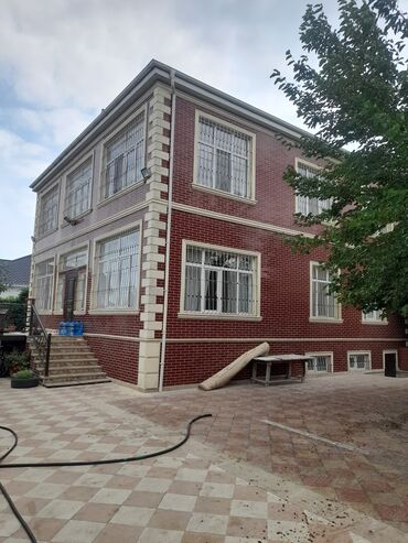 lokbatan heyet evi: Aeroport Buzovna yolu, buzovnanın girəcəyində əsas yoldan 300 metr