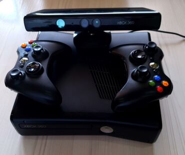 black ops xbox 360: Продаётся игровая приставка Xbox 360 + kinect. В комплекте идут 2