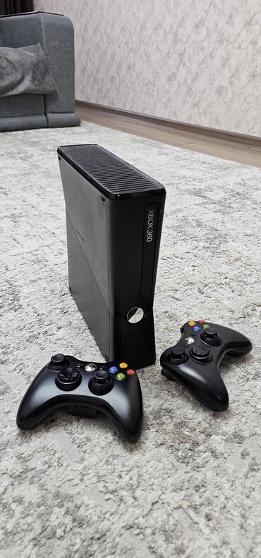70 сом: Xbox 360 б.у., прошитая, 250гб, около 70 игр установлено