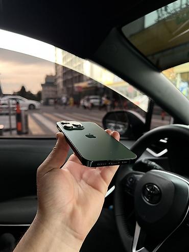 iphone 5se: IPhone 13 Pro, Б/у, 256 ГБ, Alpine Green, Чехол, 76 % — 2